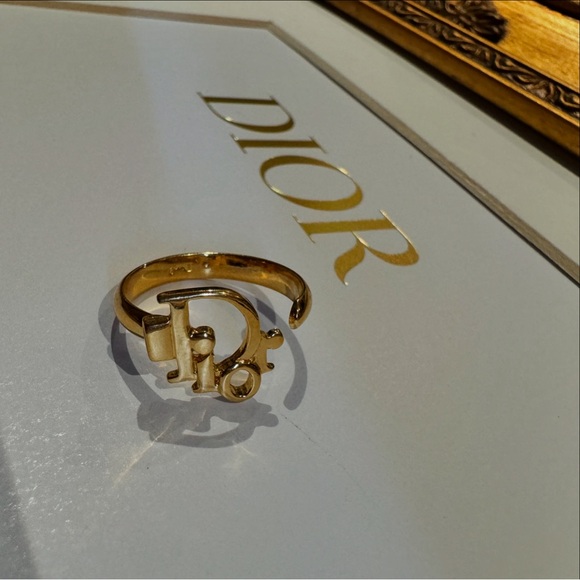 Authentic Christian Dior adjustable size ring - Picture 2 of 6